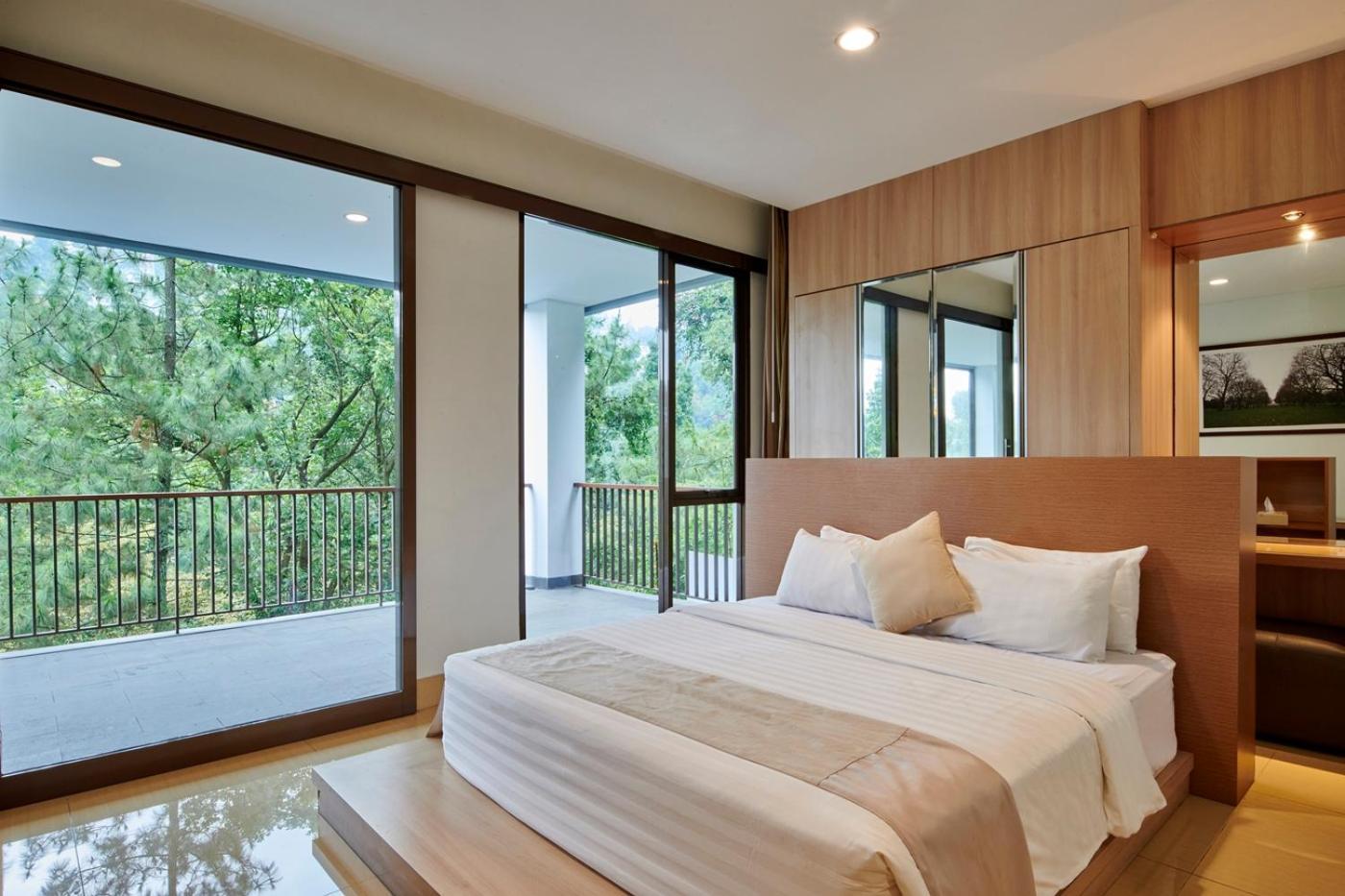 בנדונג Narwastu Hill View Villa 6 Bedrooms With A Private Swimming Pool מראה חיצוני תמונה